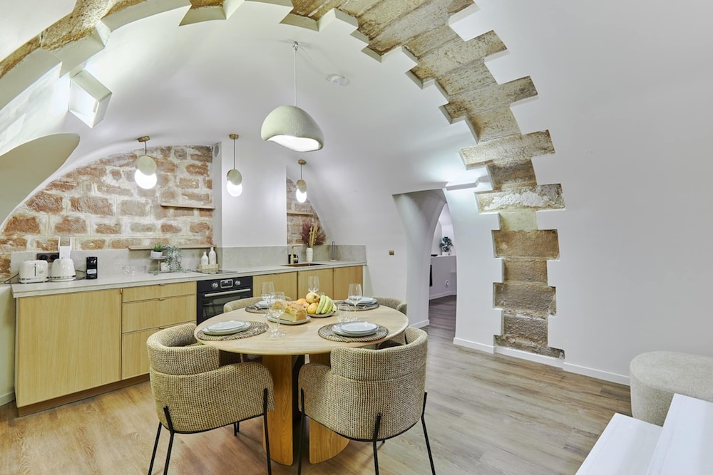 Superb New Apartement Le Marais Place des Vosges — 4-Star Luxury Hotel in Paris, France