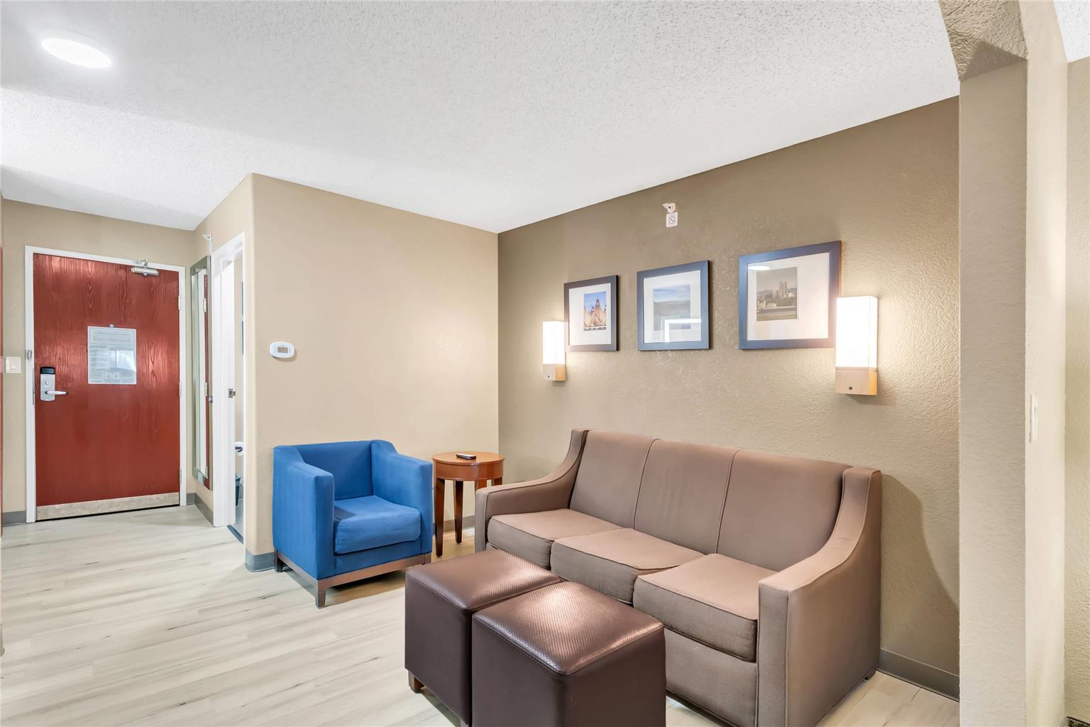 Comfort Suites Lakewood Denver - photo 28