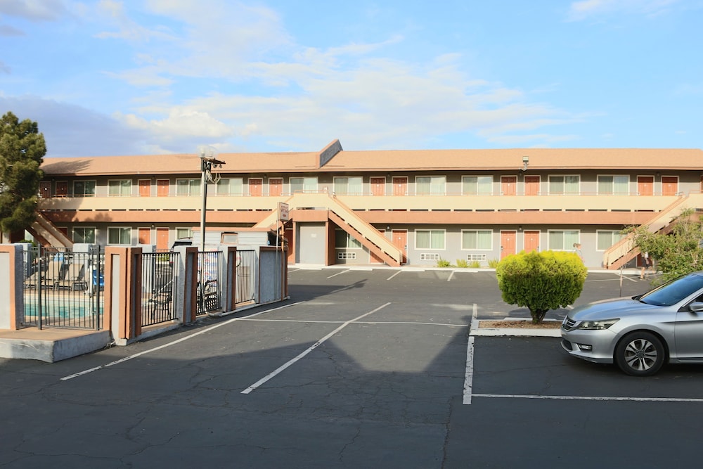 Budget Inn Barstow - photo 29