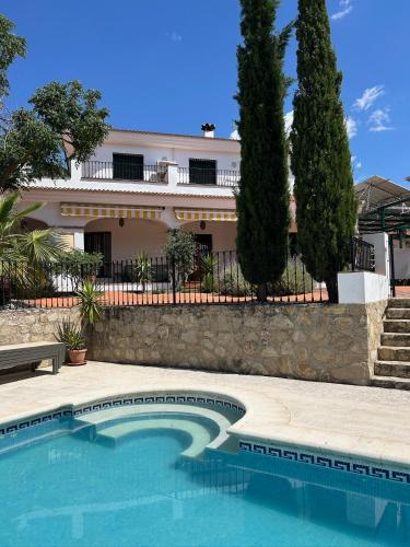 Cortijo Rocas Altas — hotel in Iznajar
