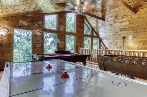 The Circle Of Life Hot Tub Theater Room 560 FREE tickets each paid day - photo 42