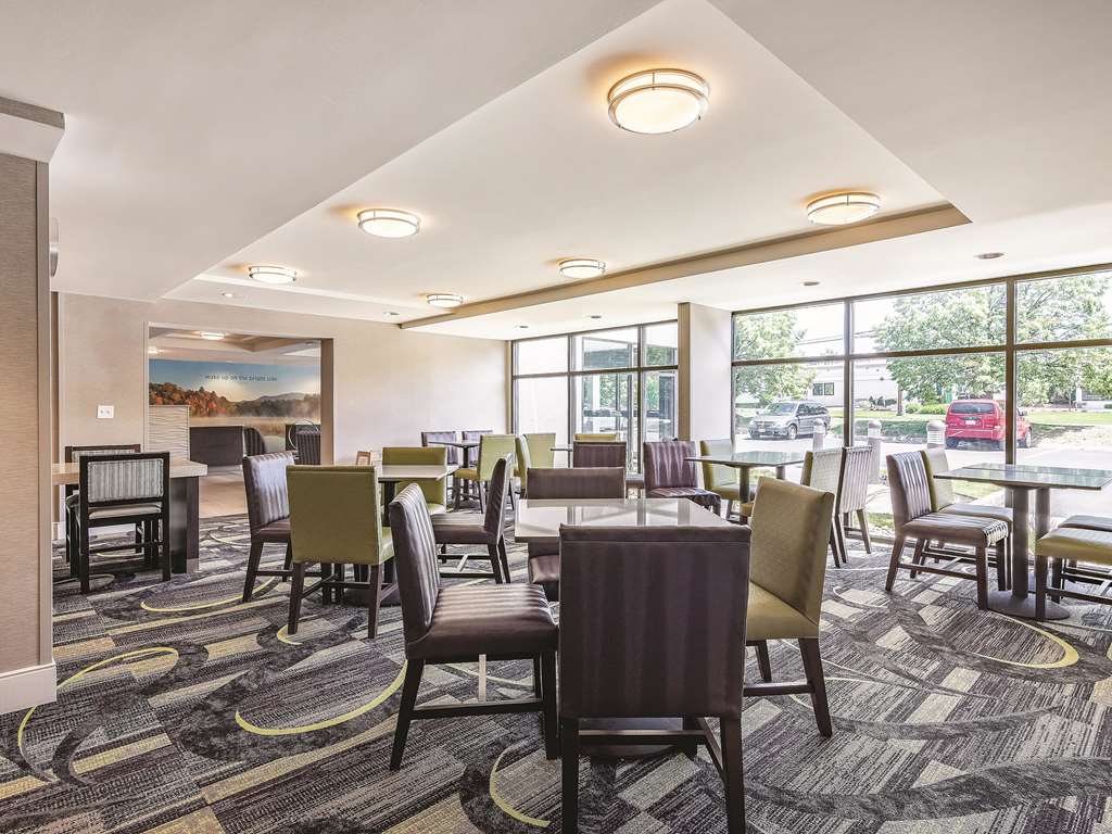 La Quinta Inn & Suites by Wyndham Salem NH - photo 47