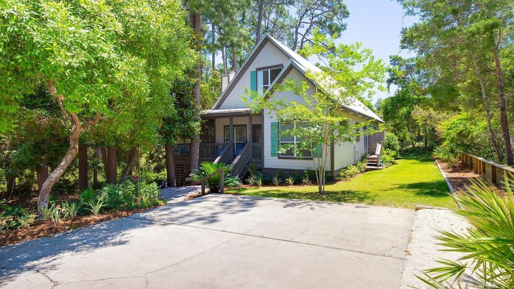 Mermaids and Magnolias in Santa Rosa, United States