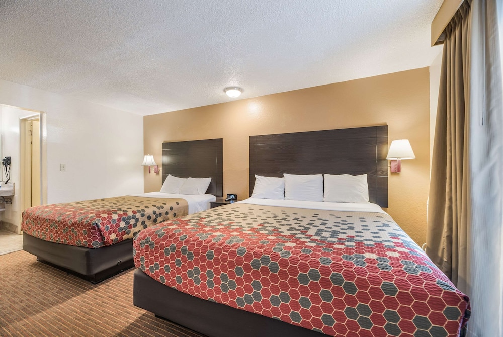 Rodeway Inn Flagstaff Downtown - photo 33