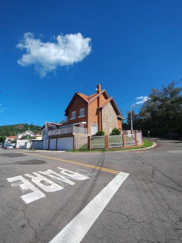 Casarão Águas de Lindóia in Aguas De Lindoia, Brasil