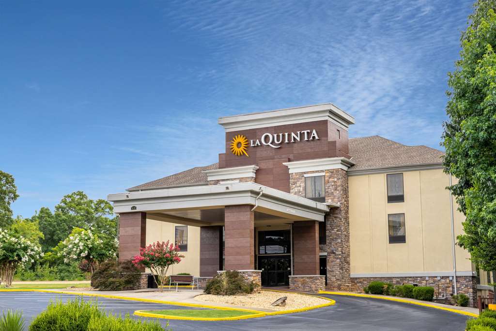 La Quinta Inn & Suites by Wyndham Covington - photo 29