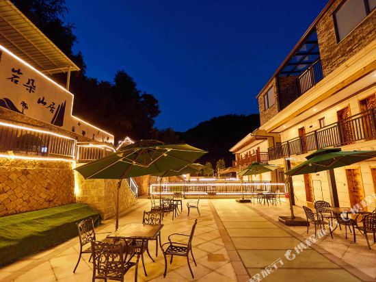 Yanduo Shanju in Deqing, People's Republic of China