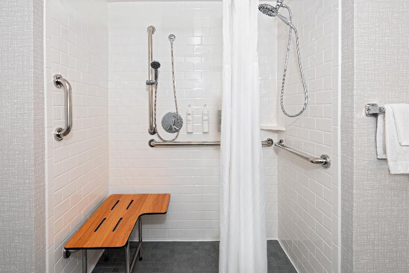 Hampton Inn & Suites Cleveland Beachwood - photo 58