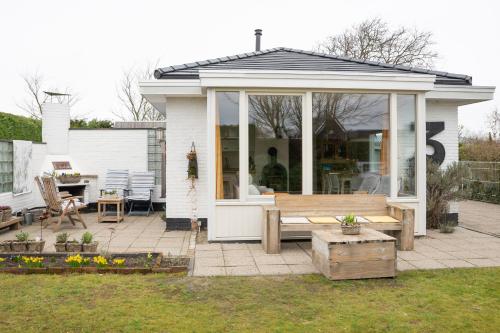 Welcome in Vakantiewoning met ruime tuin en open haard I Horizon 3 Renesse — 4-Star Luxury Hotel in Renesse, Netherlands