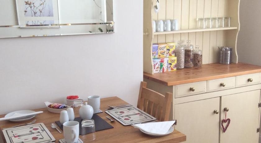 Fernlea Guest House — 4-Star Luxury Hotel in Weston-Super-Mare, United Kingdom