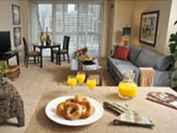 Premier Luxury Suites - last minute hotel in Chicago
