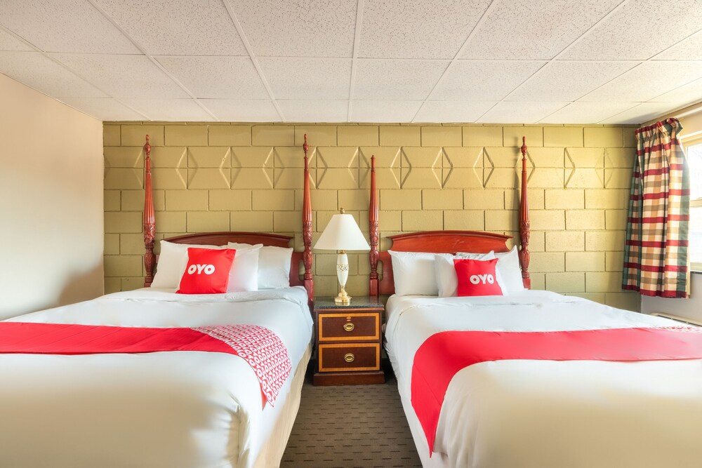 OYO Hotel Malden MA Broadway - photo 43