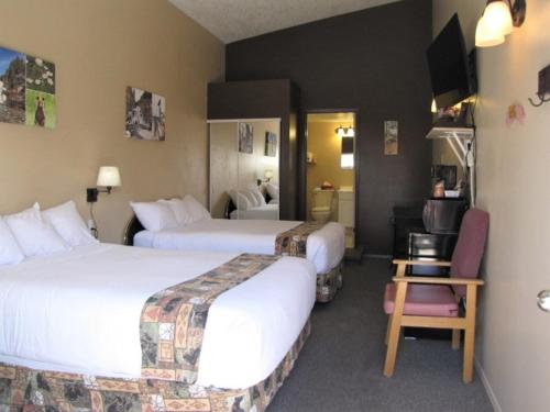 Bear Country Inn and Suites — hotel in Waterton Park