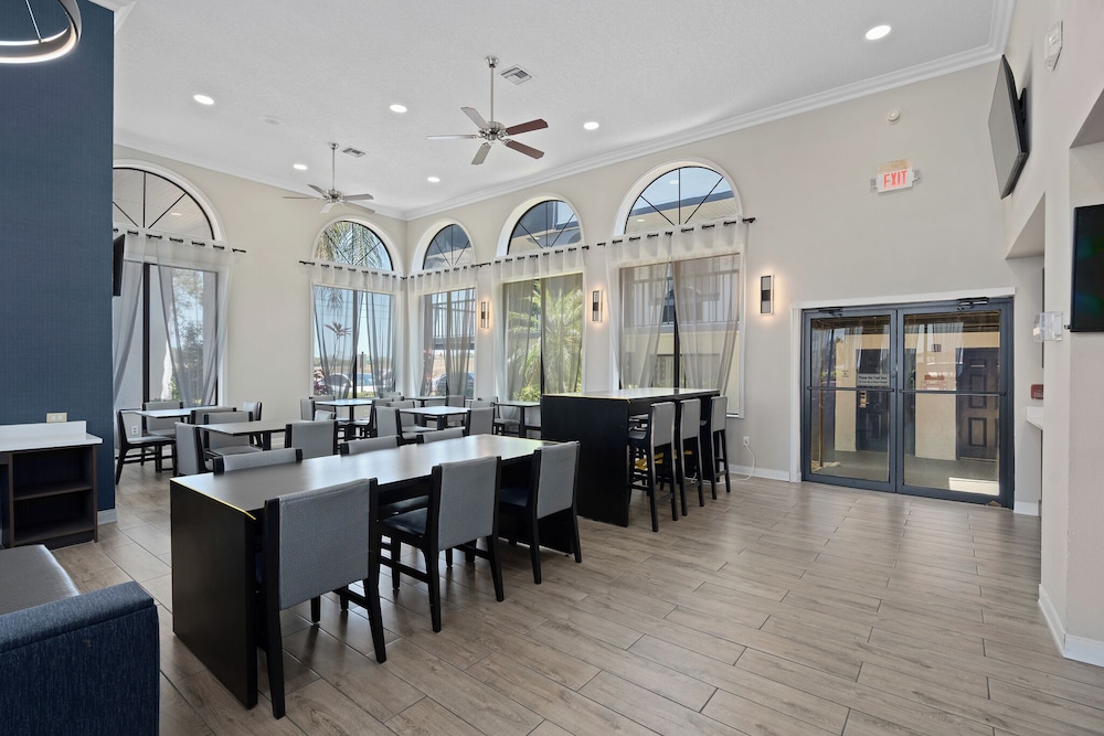 Baymont by Wyndham Orlando East - photo 36