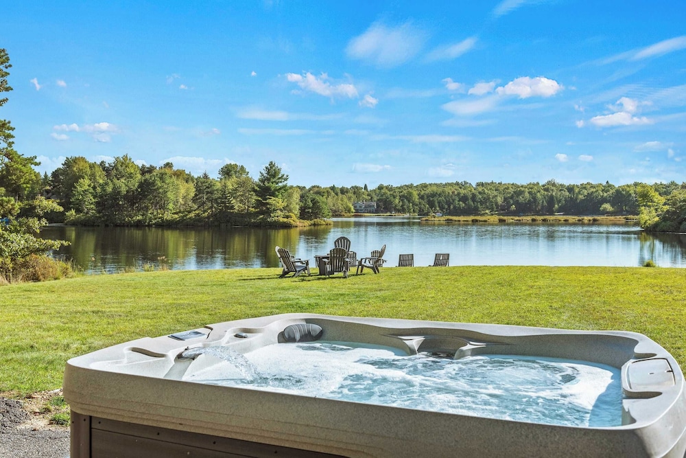 Strawberry Shores by Avantstay Lakefront Private Beach — hotel in Emerald Lakes