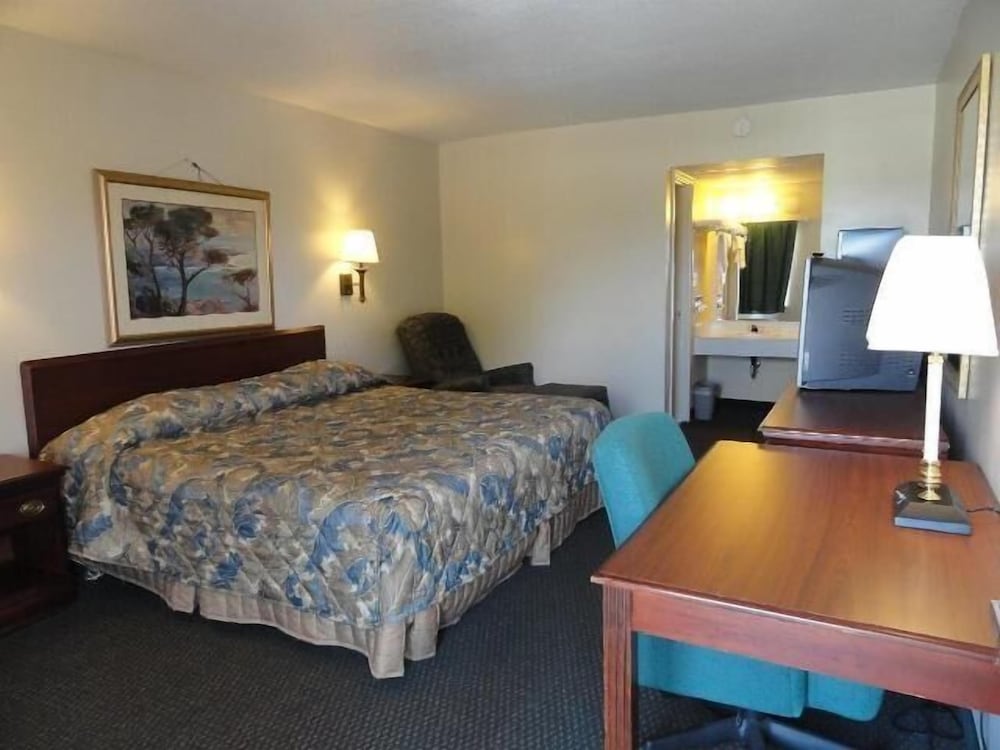 Red Carpet Inn Terre Haute - photo 6