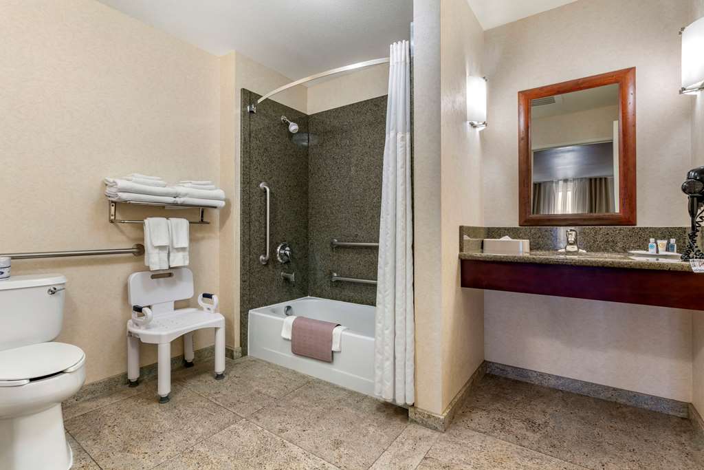 Comfort Suites Fernley - photo 8