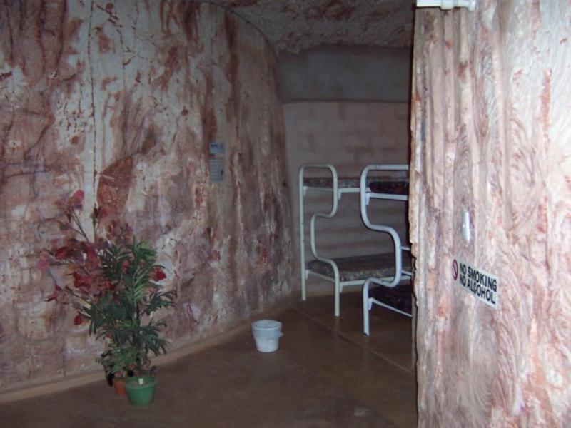 Radeka Downunder Underground Motel