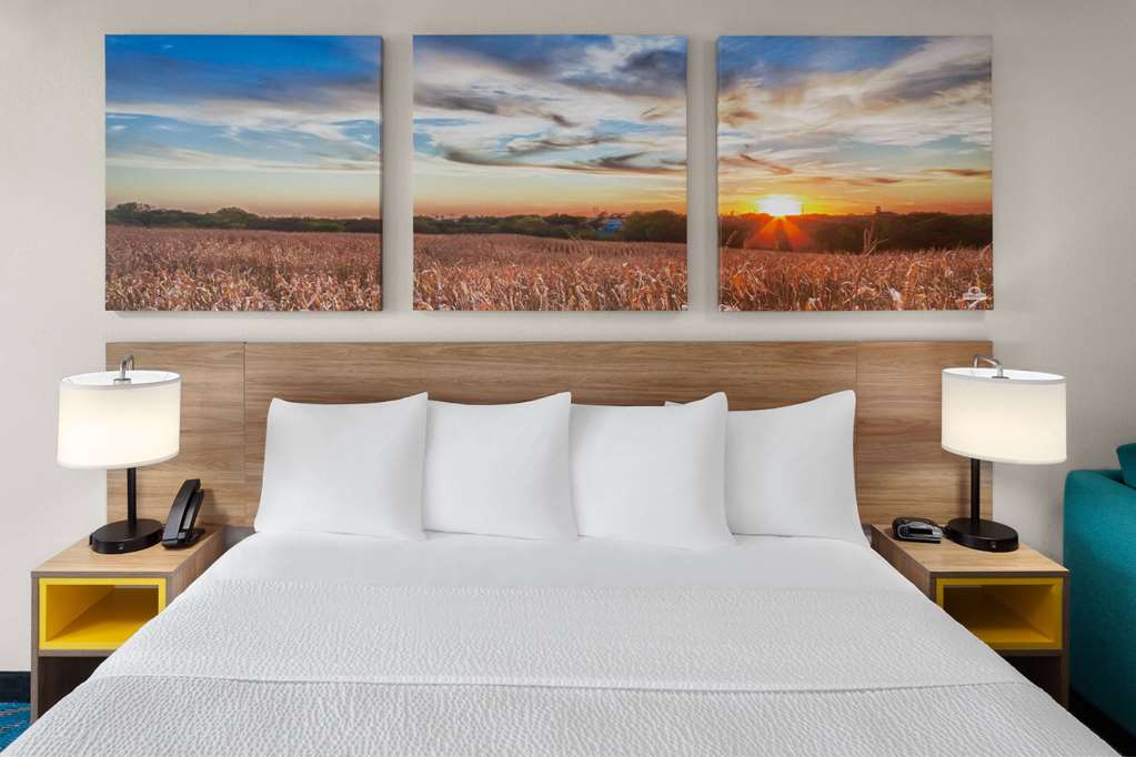 Days Inn & Suites by Wyndham Morris I 80 - photo 13