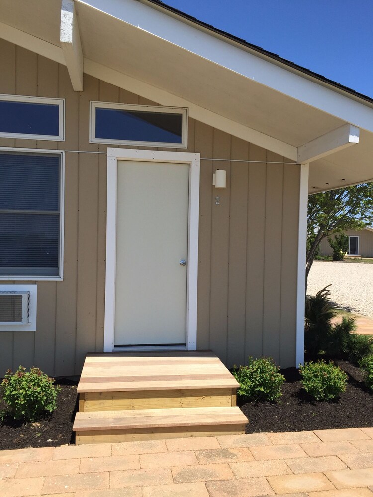 Montauk Bungalows - photo 2