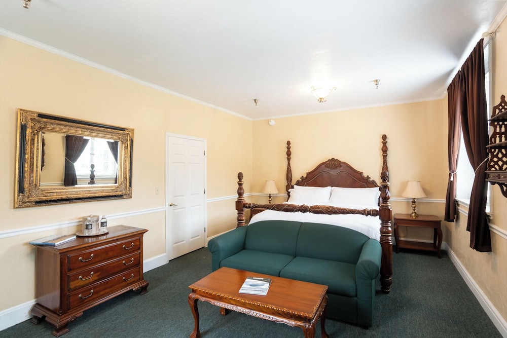 Lake Lure Inn & Spa - photo 12