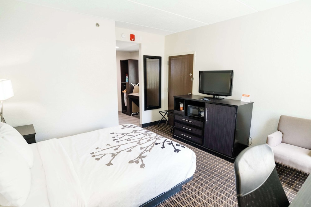 Sleep Inn & Suites Knoxville West - photo 53
