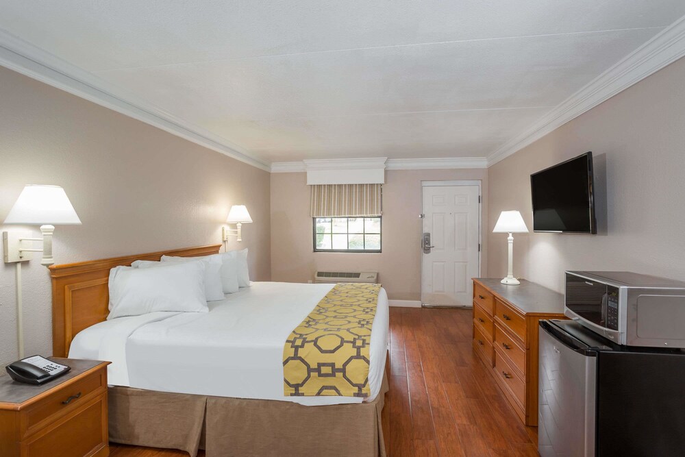 Casa Bella Inn & Suites - photo 15