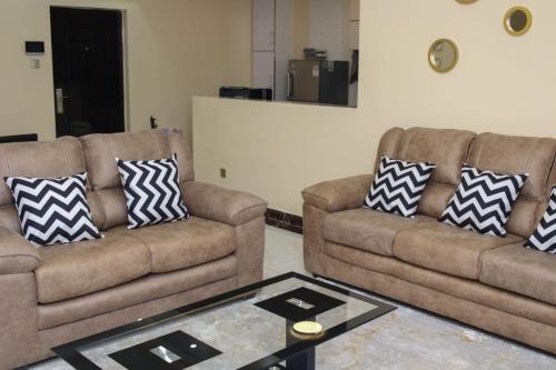 Lux Suites Ndemi Gardens Apartments