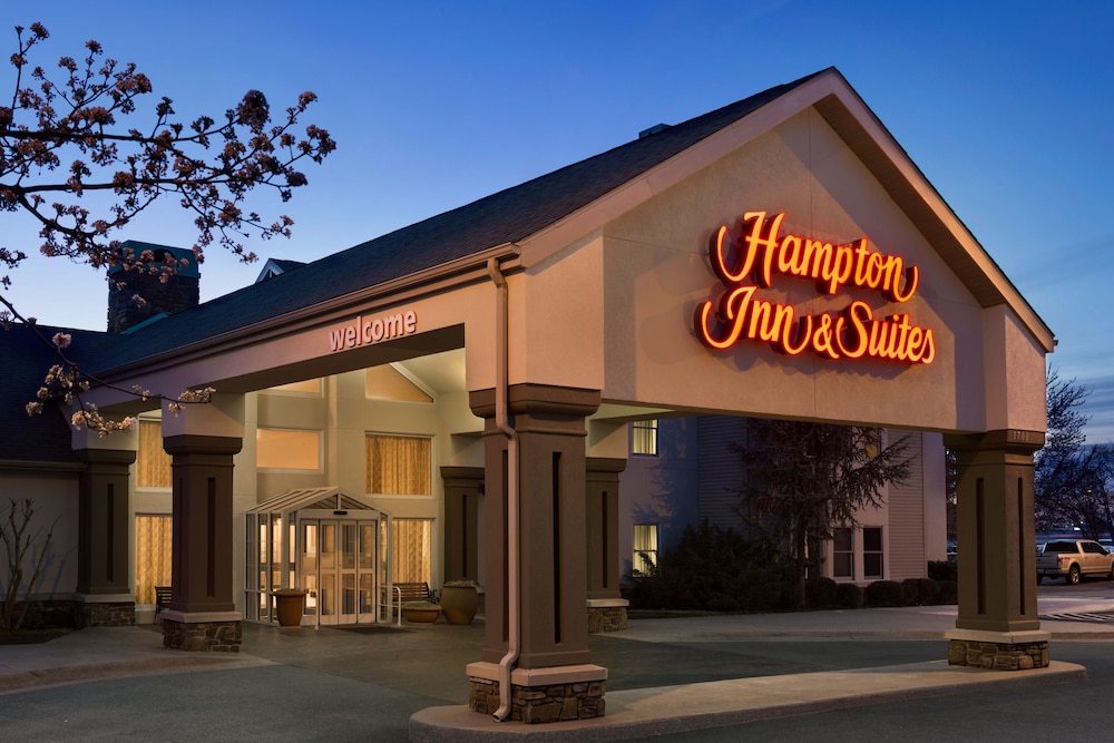 Hampton Inn & Suites Springdale - photo 46