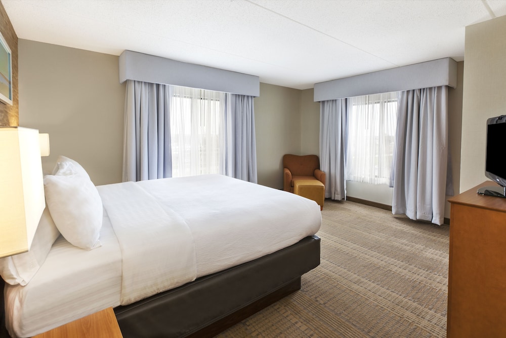 Holiday Inn & Suites Bolingbrook by IHG - photo 21