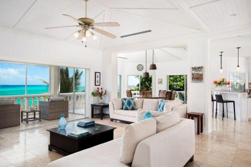 Villa with Sea View — 4-Star Luxury Hotel in Providenciales, Turks and Caicos Islands