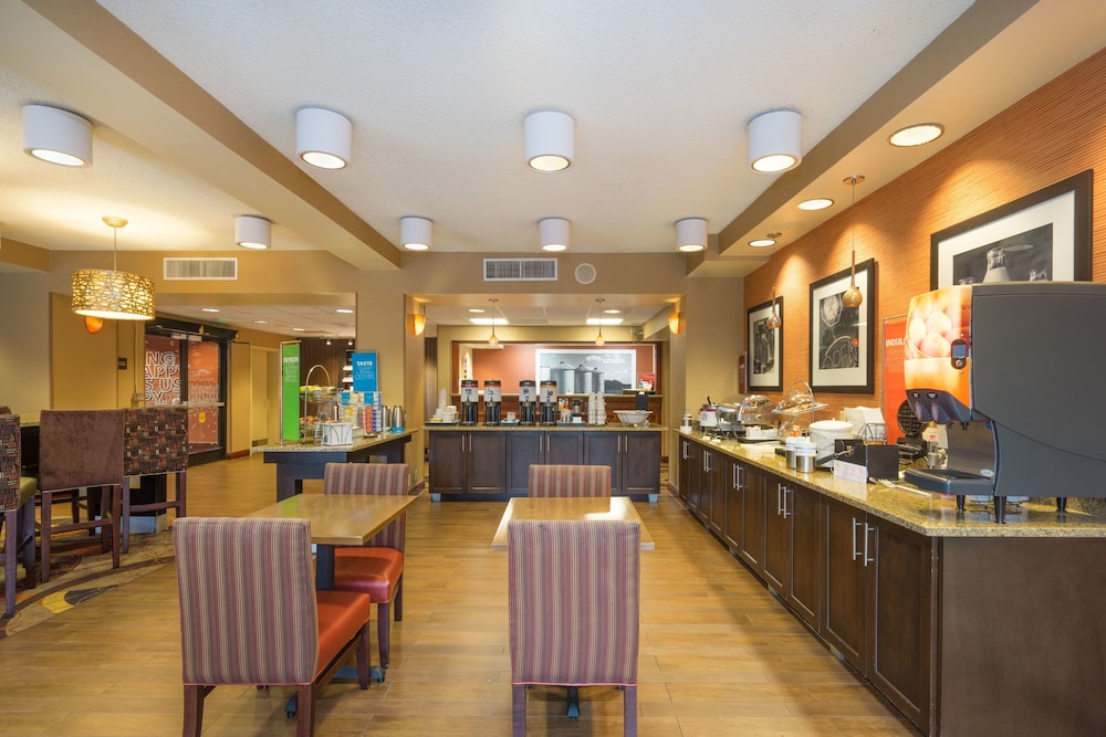 Hampton Inn Jonesboro - photo 52
