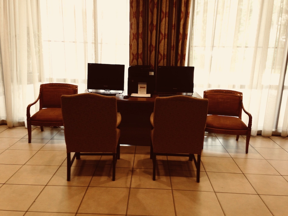 Holiday Inn & Suites Pittsfield Berkshires by IHG - photo 29