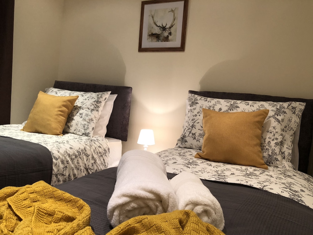 Park View 2 Bedroom By Creatick — 4-Star Luxury Hotel in Maidenhead, United Kingdom