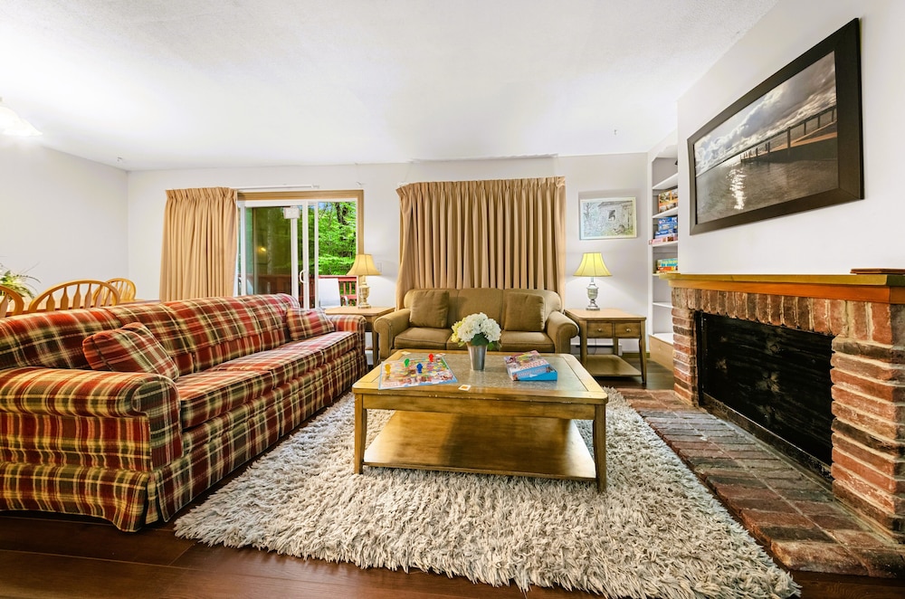 Evergreen Valley Inn - photo 80