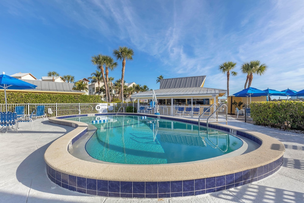 Hilton Vacation Club Charter Club Naples Bay - photo 14