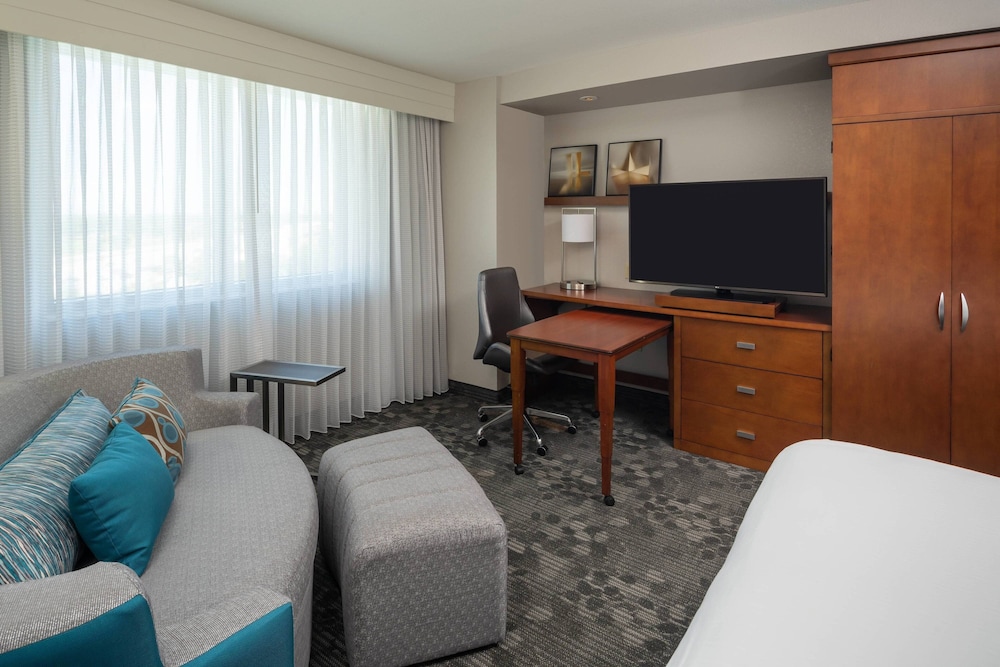 Courtyard by Marriott Miami Airport - photo 13