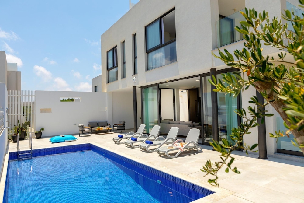 Protaras Almaria Villa 16