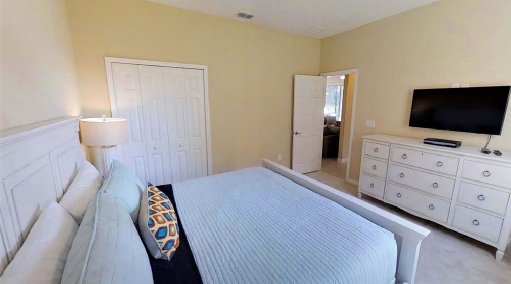 Golden Palms Vacation Resort Eight bedroom - photo 6