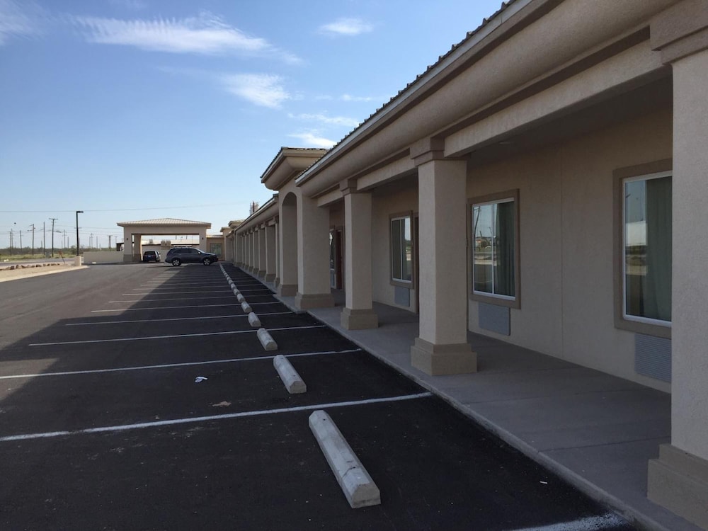 La Bonita Inn & Suites - photo 42
