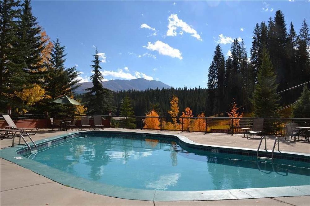 Beaver Run Resort Unit 31430 by RedAwning in Breckenridge, United States