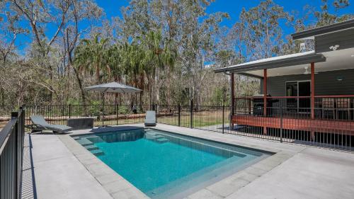 Boab Boat n Bush Getaway — 4-Star Luxury Hotel in Agnes Water, Australia