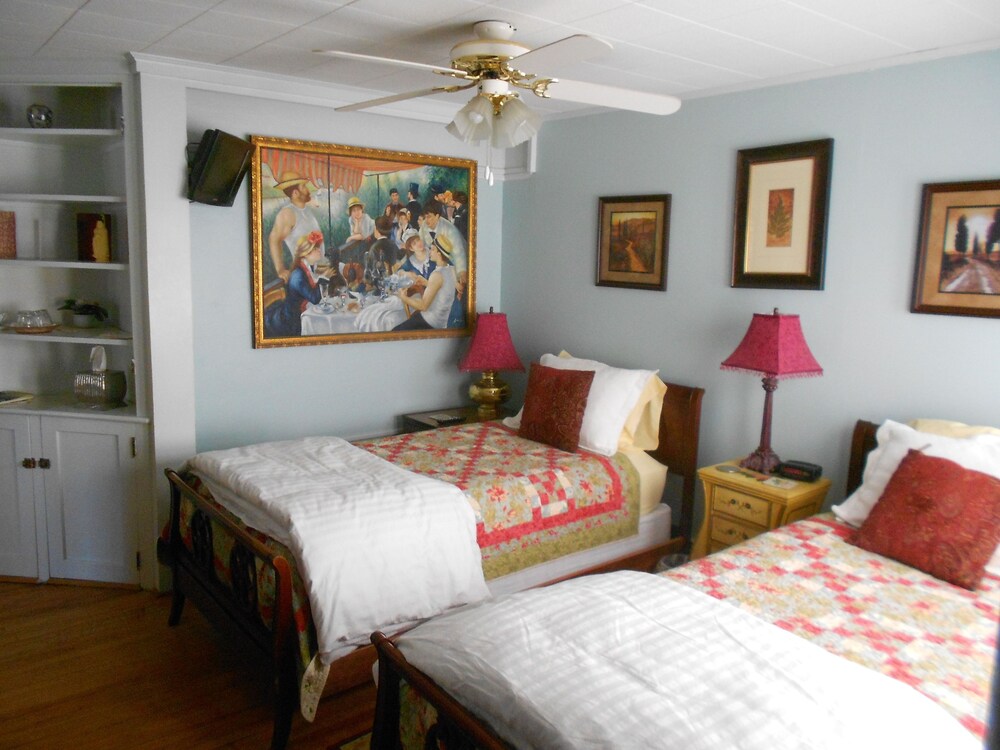 Eastman Inn - photo 22