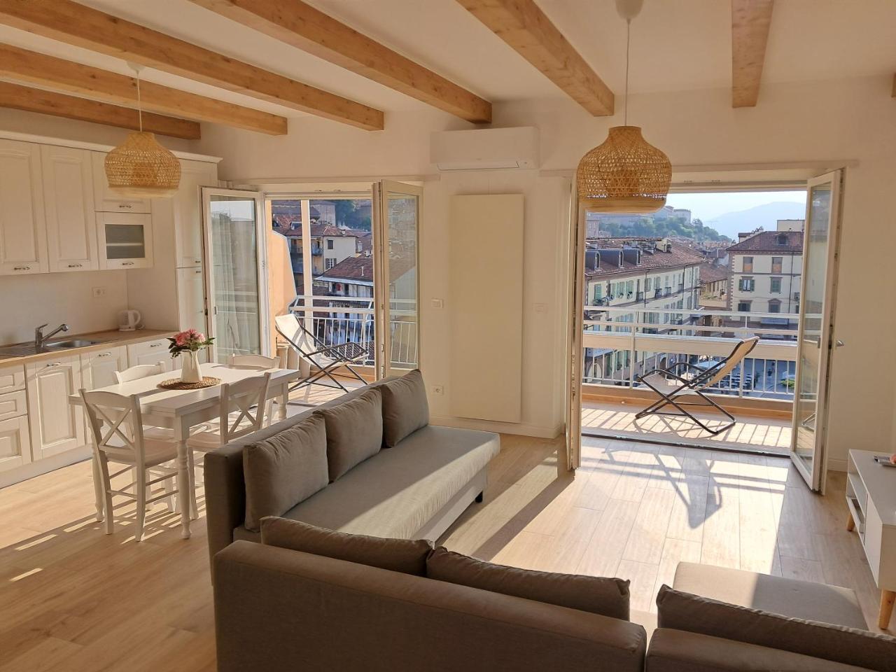 Attico Saluzzo Centro 4 — 4-Star Luxury Hotel in Saluzzo, Italy