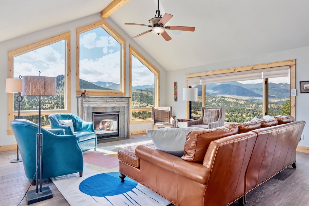 Mapes Luxury Vacation At Windcliff 5 Bedroom Home by RedAwning — 4-Star Luxury Hotel in Estes Park, United States