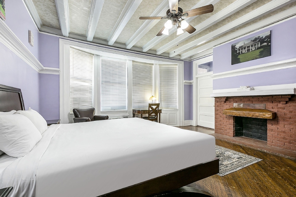 Canal Express Rooms - photo 8