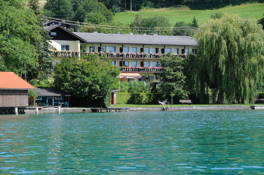 Strandhotel Weyregg — hotel in Weyregg