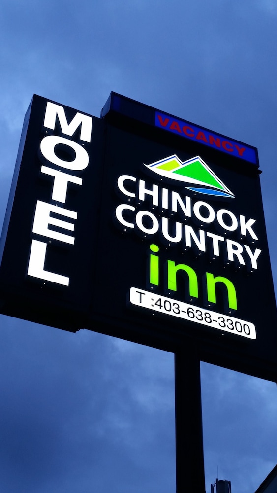 Chinook Country Inn — hotel in Sundre