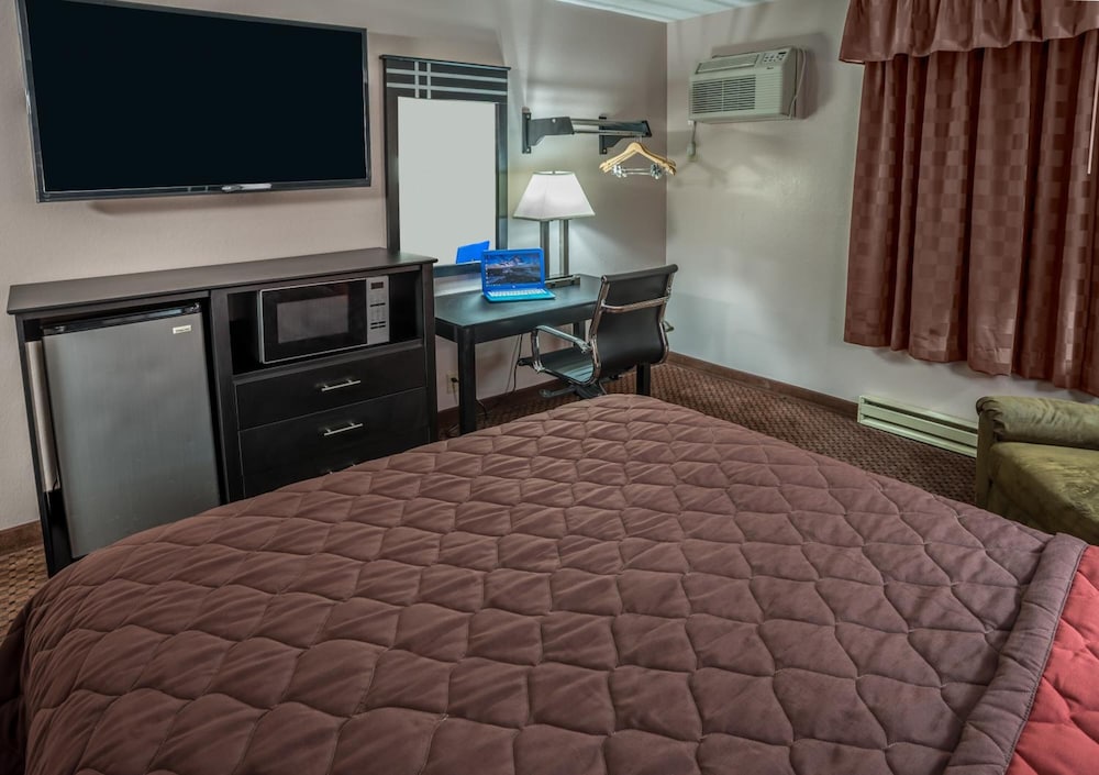 Prime Rate Inn - photo 12