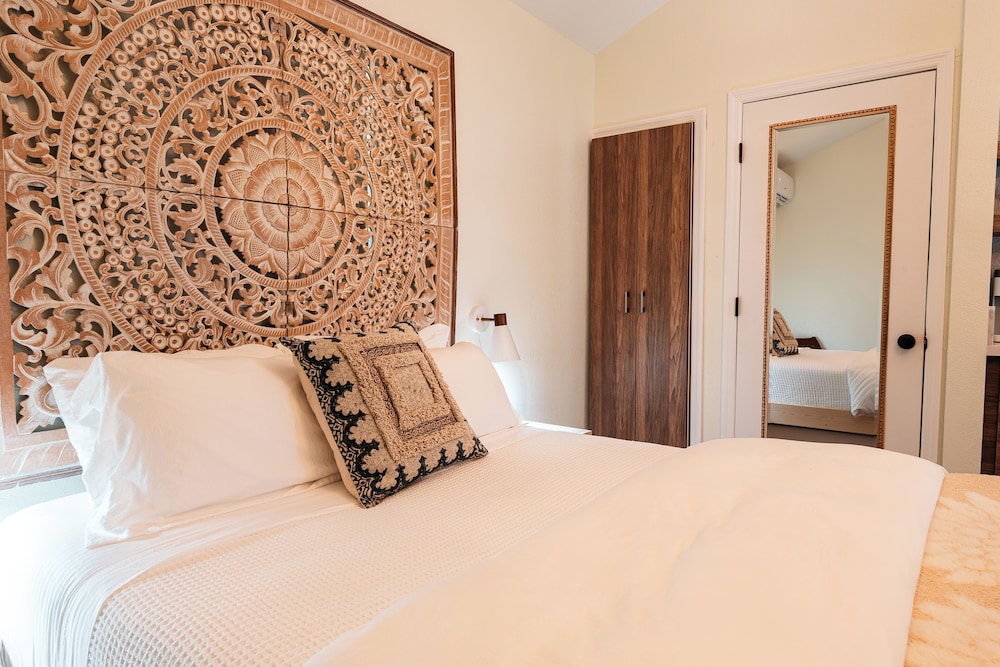 Seahorse Beach Bungalows - photo 8